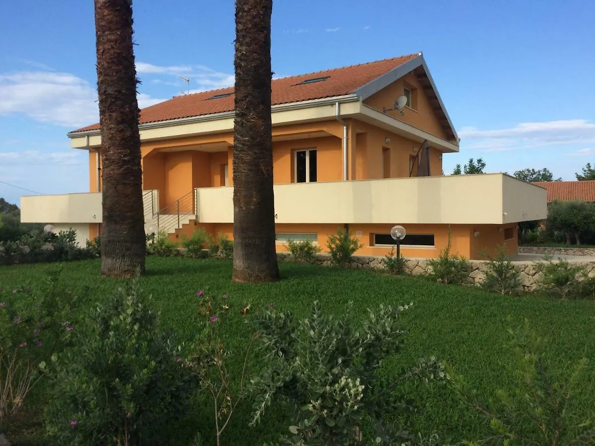 Casa vacanze Case Vesta Villasmundo